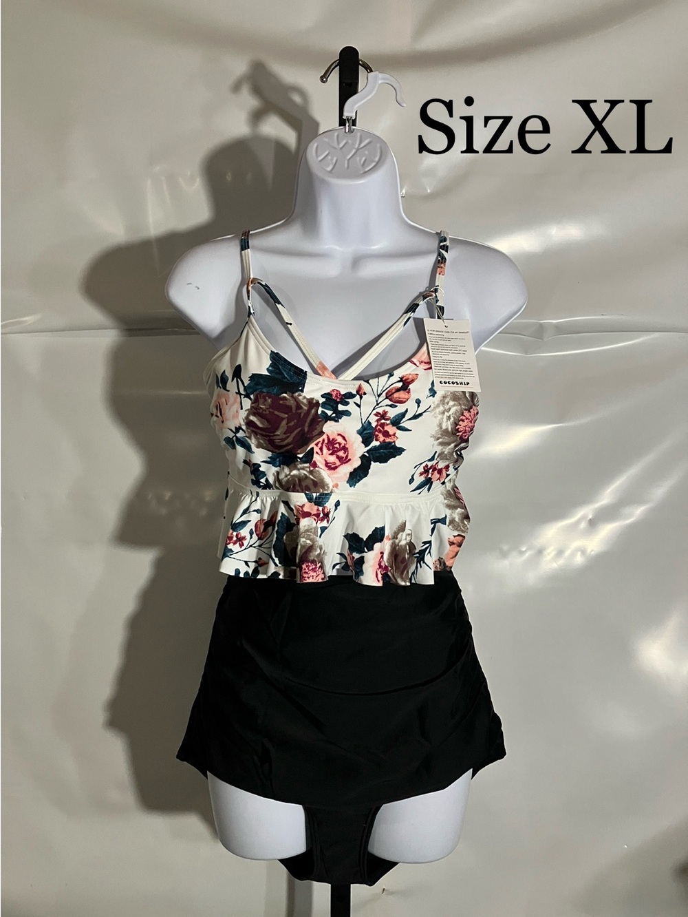 Women’s Floral V-Neck Ruffle Hem Tankini Top - White Floral Swimsuit Size XLarge